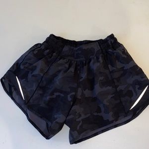 Lululemon hotty hot 4” inseam shorts!